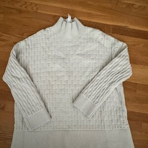 Lululemon Athletica Cable Knit Relaxed Fit  Sweater in bone, size medium